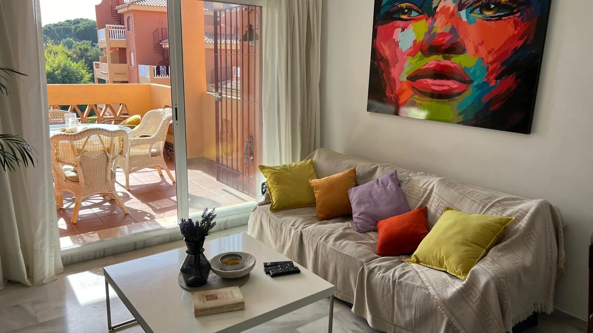 2 Bedroom 2 Bathroom Apartment Marbella East - La Reserva De Μαρμπέλλα Ισπανία